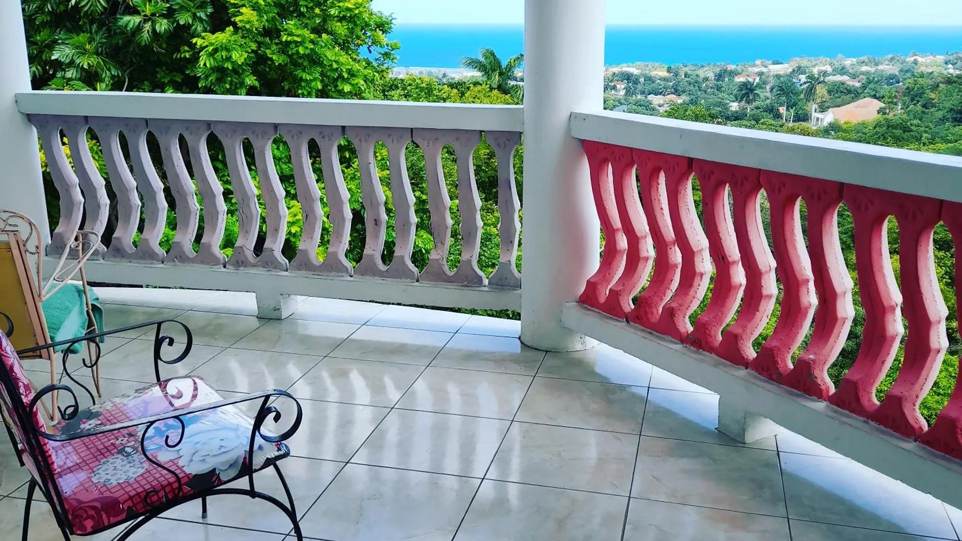 Jamaica Villa Sweetsop & Tours Montego Bay Homestay